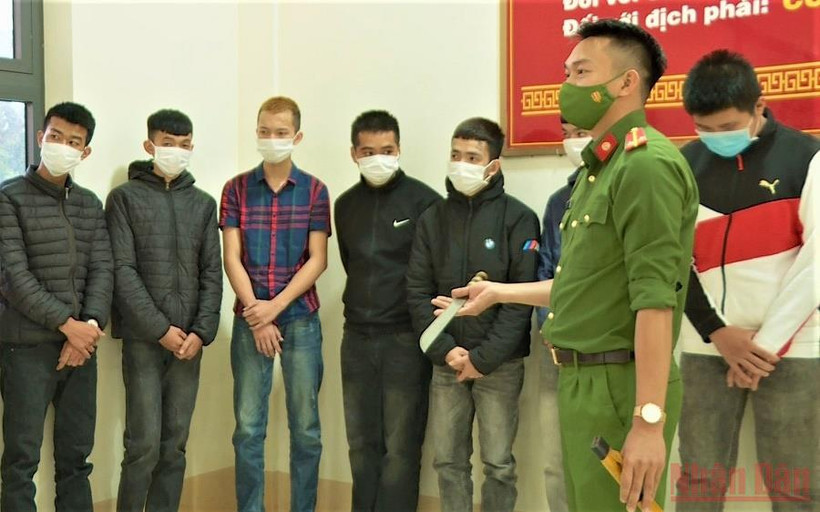 Một số học sinh, thanh thiếu niên trong vụ hỗ chiến tại cơ quan Công an.