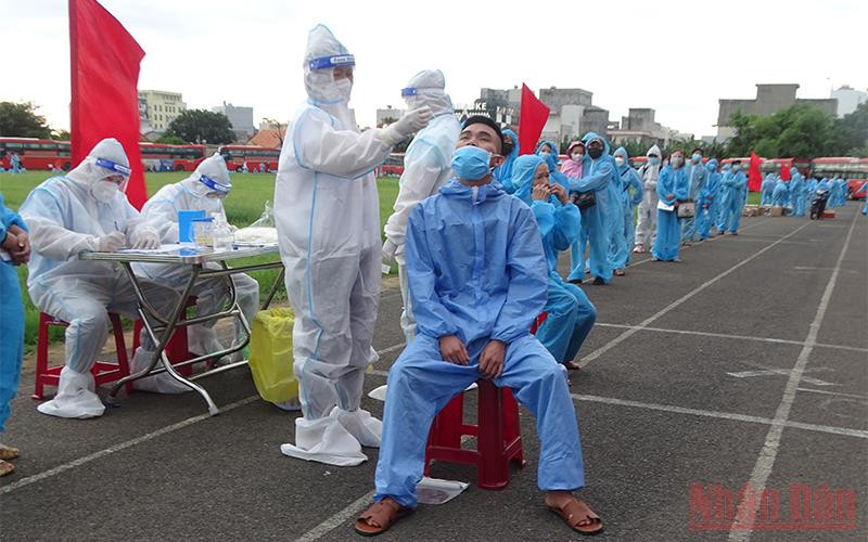 Phú Yên xét nghiệm, giám sát, theo dõi sức khỏe đối với những người trở về từ địa phương, khu vực nguy cơ rất cao, nguy cơ cao.