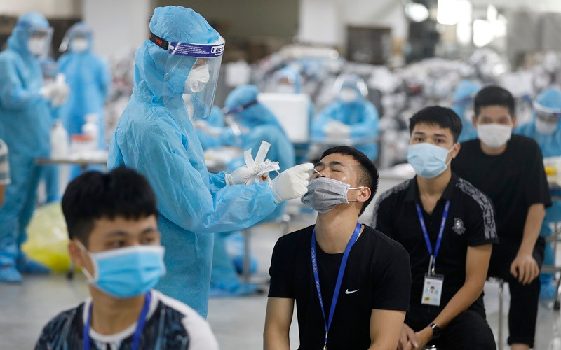 Từ ngày 29-4 đến nay, số xét nghiệm đã thực hiện là gần 1,9 triệu mẫu cho hơn bốn triệu lượt người. (Ảnh: Duy Linh)