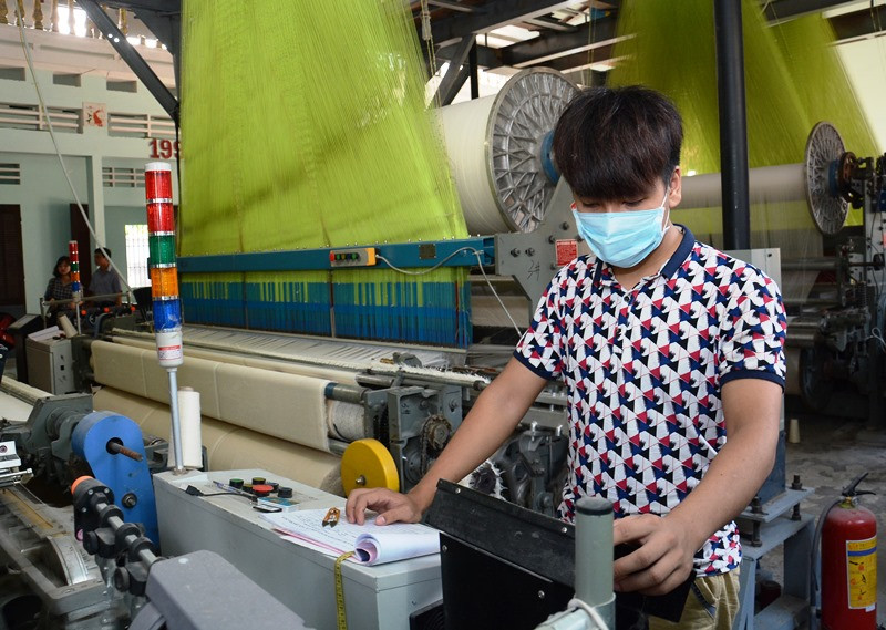 Sản xuất công nghiệp tại Cụm công nghiệp Phùng Xá, huyện Mỹ Đức, Hà Nội.