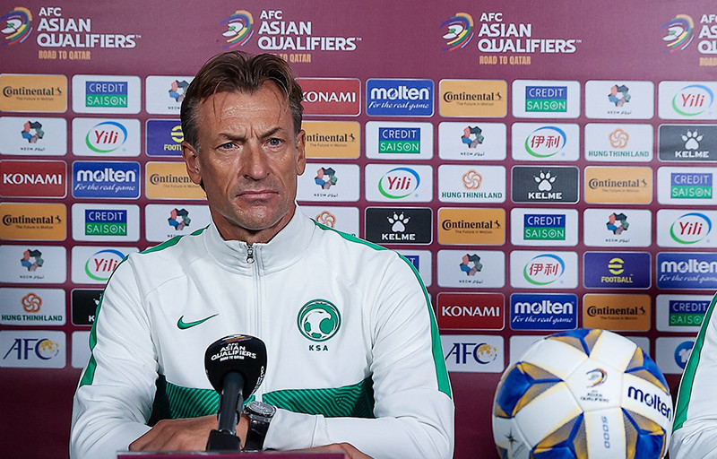 Huấn luyện viên Saudi Arabia dành sự tôn trọng cho tuyển Việt Nam. (Ảnh: SAFF)
