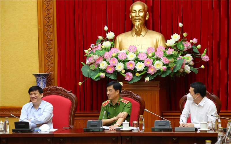 Ba cơ quan chia sẻ dữ liệu dùng chung trên Cơ sở dữ liệu quốc gia về dân cư tạo thuận lợi cho người dân trong khai báo y tế.