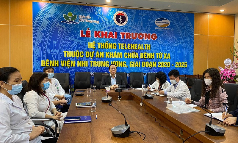 PGS, TS Trần Minh Điển chủ trì các ca hội chẩn.