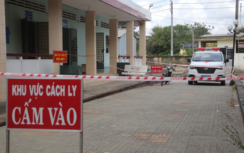 Sáu người đi chung xe với bệnh nhân 1452 được cách ly theo quy định (Ảnh minh họa).