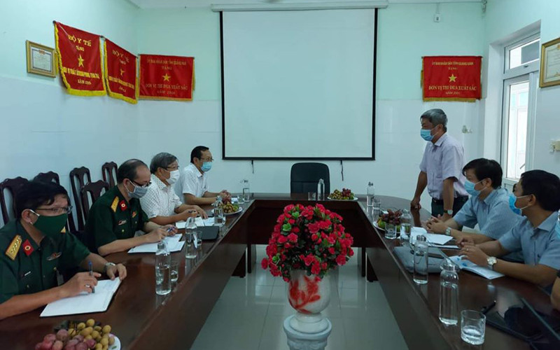 Thứ trưởng Nguyễn Trường Sơn phát biểu tại buổi làm việc. 