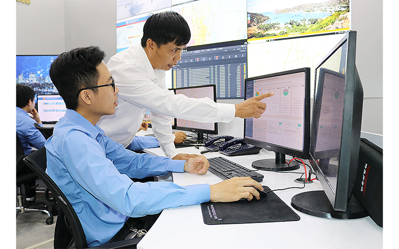 Các doanh nghiệp Việt đang tích cực chuyển đổi số để thích ứng với xu thế phát triển. Ảnh: HẢI ĐĂNG