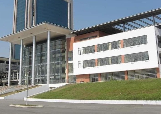 Trường THPT chuyên Hà Nội - Amsterdam