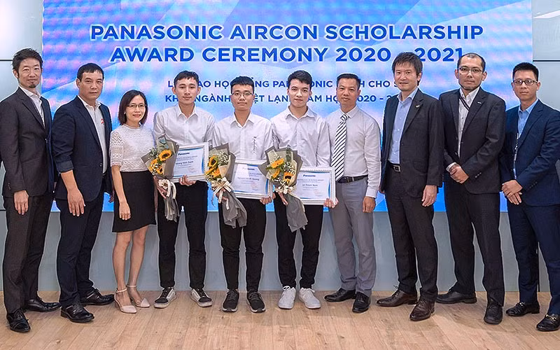Trao học bổng Panasonic Aircon Scholarship (PACS) tặng các sinh viên xuất sắc năm học 2020-2021.