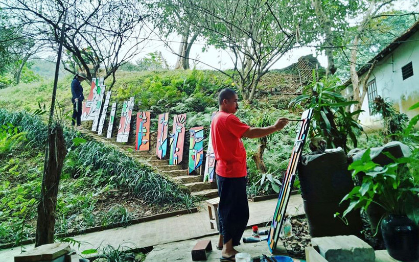 Họa sĩ Vũ Đức Hiếu. Ảnh: Bảo tàng không gian văn hóa Mường.