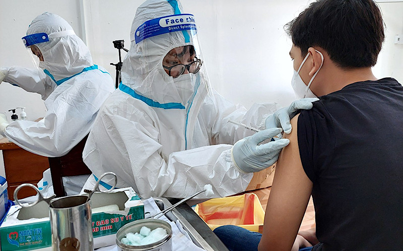 Cà Mau đẩy mạnh tiêm vaccine tăng kháng thể cho nhân dân.