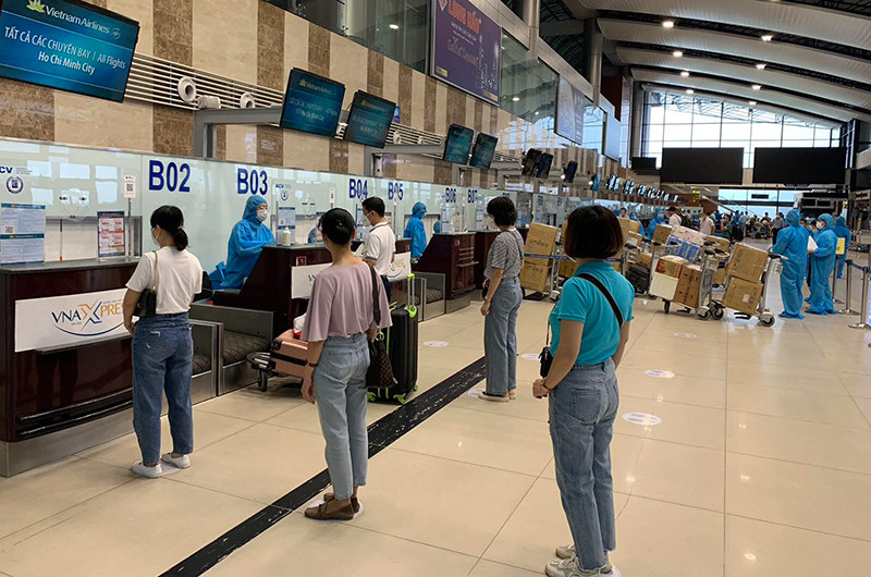 Các đoàn y tế được bố trí quầy làm thủ tục ưu tiên.