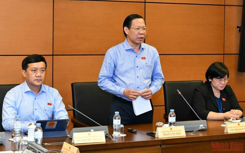 Đại biểu Phan Văn Mãi phát biểu tại phiên thảo luận Tổ 2, sáng 6/6. (Ảnh: NGUYÊN KHOA)