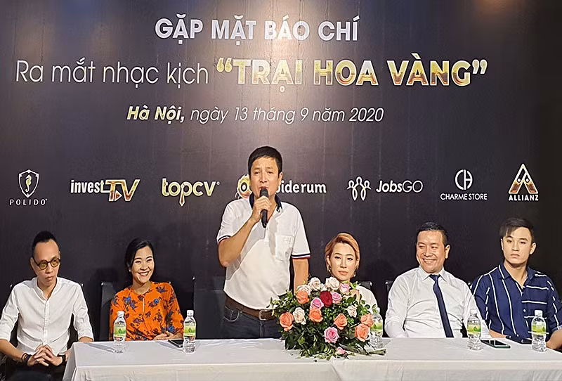 NSƯT Chí Trung, Giám đốc Nhà hát Tuổi trẻ giới thiệu sơ lược về vở nhạc kịch "Trại hoa vàng".