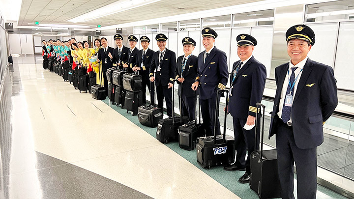 Cơ trưởng của những chuyến bay “mở đường”