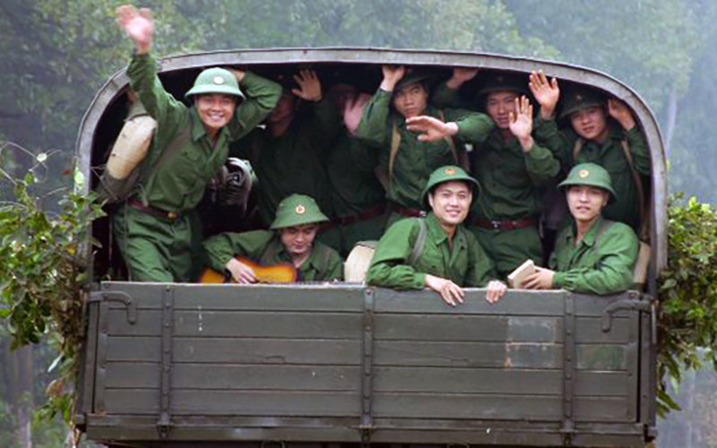 Một cảnh trong phim Mùi cỏ cháy đang được phổ biến trên Netflix. 