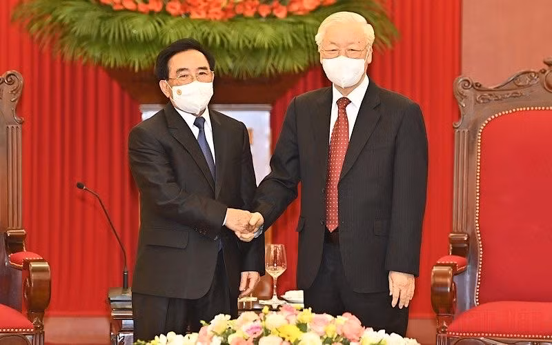 Tổng Bí thư Nguyễn Phú Trọng tiếp Thủ tướng Chính phủ nước Cộng hòa Dân chủ Nhân dân Lào Phankham Viphavanh. (Ảnh: ĐĂNG KHOA)