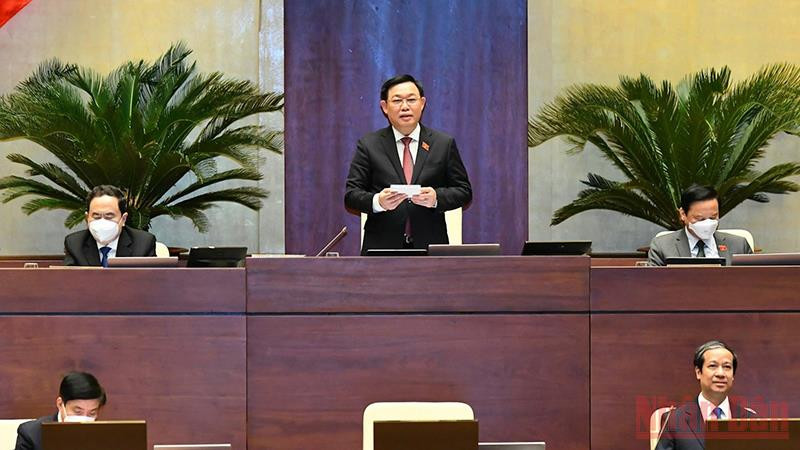 Chủ tịch Quốc hội Vương Đình Huệ phát biểu kết thúc phiên chất vấn về lĩnh vực giáo dục và đào tạo. Ảnh: LINH NGUYÊN