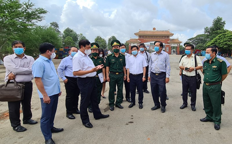 Ban Chỉ đạo quốc gia phòng, chống dịch Covid-19 kiểm tra thực địa tại Cửa khẩu quốc tế Bình Hiệp, thị xã Kiến Tường, tỉnh Long An.