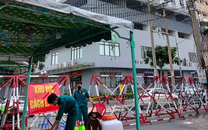 Phong tỏa một chung cư ở thành phố Thuận An (tỉnh Bình Dương) liên quan một ca mắc Covid-19. 