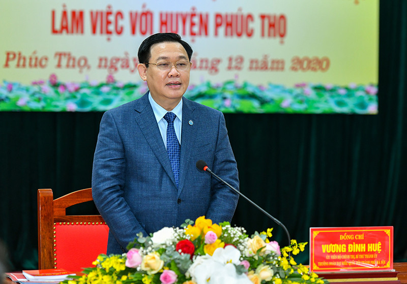 Đồng chí Vương Đình Huệ,Ủy viên Bộ Chính trị, Bí thư Thành ủy phát biểu ý kiến tại buổi làm việc. Ảnh: DUY LINH