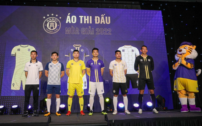Mẫu trang phục thi đấu năm 2022 của CLB Hà Nội FC.