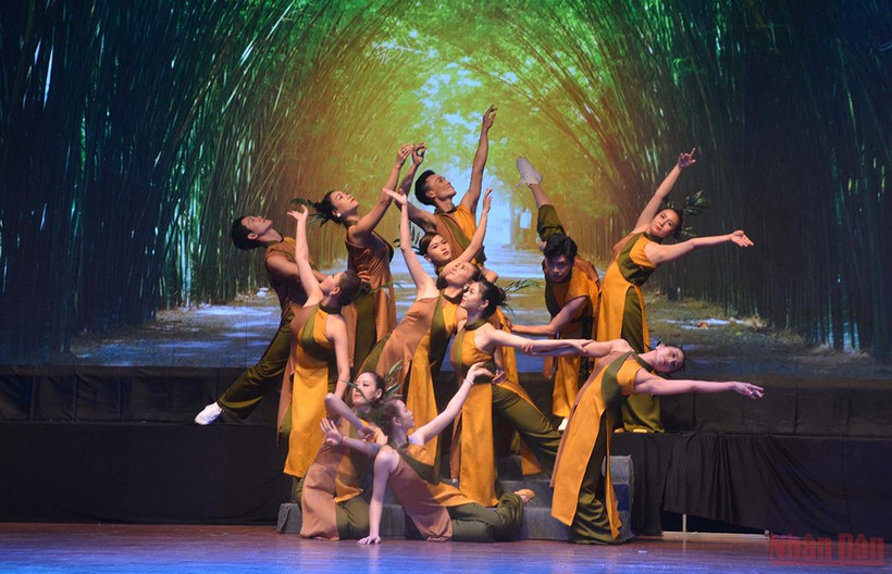 Theo Bộ tiêu chí vừa ban hành, người đang biểu diễn nghệ thuật không cần đeo khẩu trang.