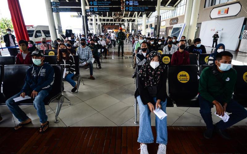 Ảnh minh họa: Người dân chờ tiêm vaccine Covid-19 tại Tangerang, Indonesia, ngày 10/7/2021. (Ảnh: Xinhua)