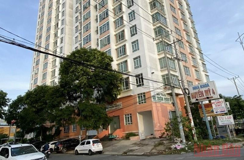 Chung cư Tây nguyên Plaza, ở quận Cái Răng, TP Cần Thơ. (Ảnh: NGUYỄN THANH)