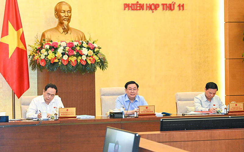 Chủ tịch Quốc hội Vương Ðình Huệ phát biểu ý kiến tại phiên họp Ủy ban Thường vụ Quốc hội. (Ảnh Đăng Anh) 