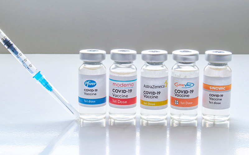 Một số loại vaccine ngừa Covid-19. Ảnh: Shutterstock