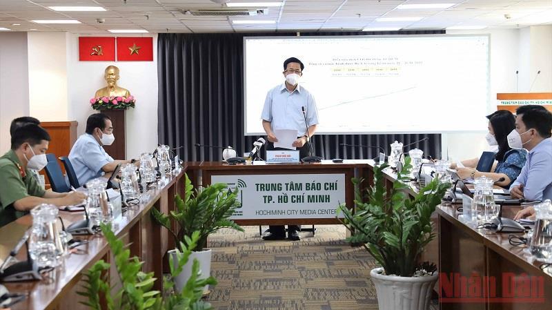 Toàn cảnh buổi họp báo.