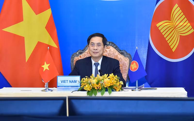 Bộ trưởng Ngoại giao Bùi Thanh Sơn. (Ảnh do báo Thế giới và Việt Nam cung cấp) 