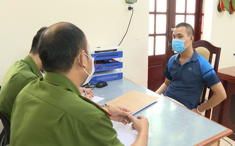 Công an lấy lời khai của Ngô Văn Phương.