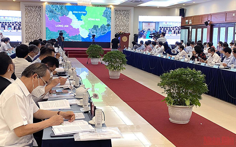 Hội thảo chiều 11/3 có sự tham gia của các địa phương và các chuyên gia, nhà khoa học. (Ảnh: QUÝ HIỀN)