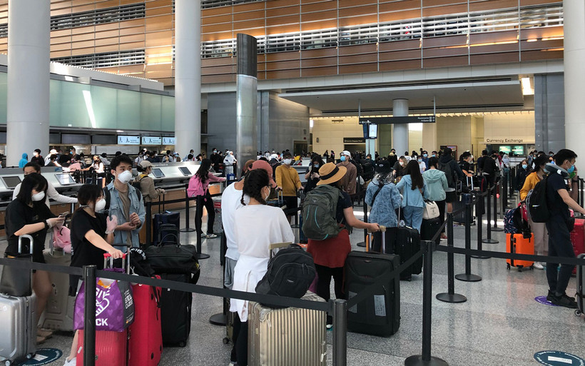 Đón nhiều công dân từ nước ngoài về nước (Ảnh: MOFA)