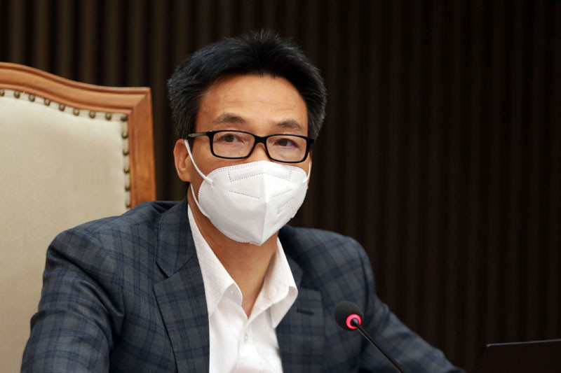 Phó Thủ tướng Vũ Đức Đam: Các tỉnh Nam Bộ, Tây Nguyên phải khẩn trương tiêm phủ 100% mũi 1 nhanh nhất cho người dân trên 18 tuổi trên tinh thần "tính bằng giờ, bằng ngày". (Ảnh: VGP)