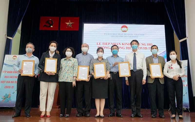 Doanh nghiệp chia ngọt sẻ bùi cùng tuyến đầu chống dịch