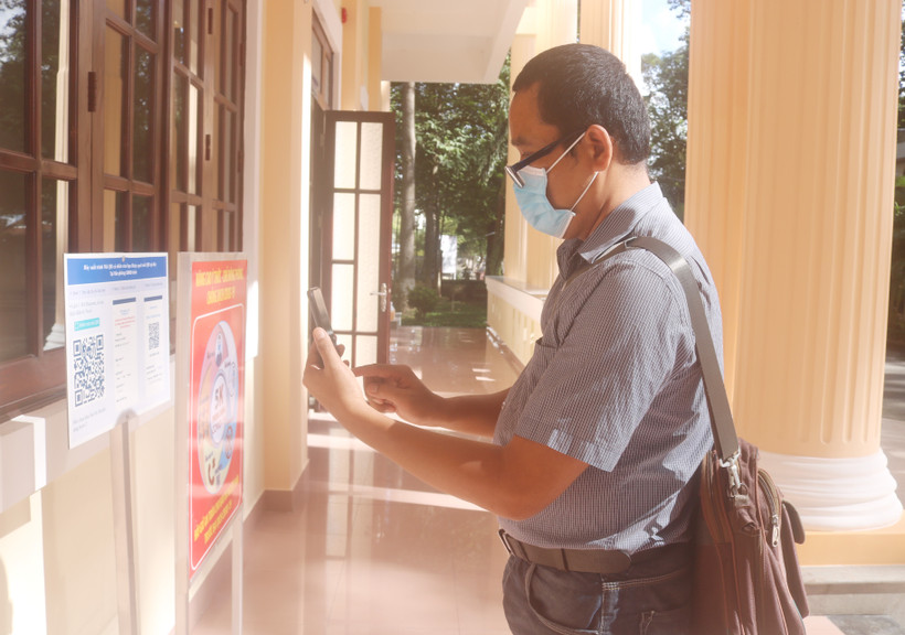 Văn phòng UBND tỉnh Trà Vinh quản lý người ra vào bằng mã QR.