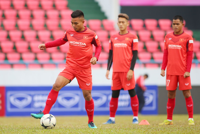 Sân Cẩm Phả lần đầu tiên đón Đội tuyển Việt Nam thi đấu. (Ảnh: M.N)