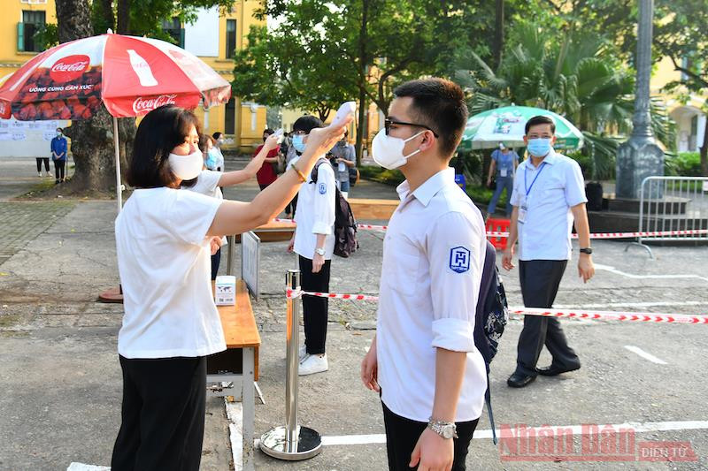 Thí sinh dự thi kỳ thi tốt nghiệp THPT 2021. (Ảnh minh họa: THỦY NGUYÊN)