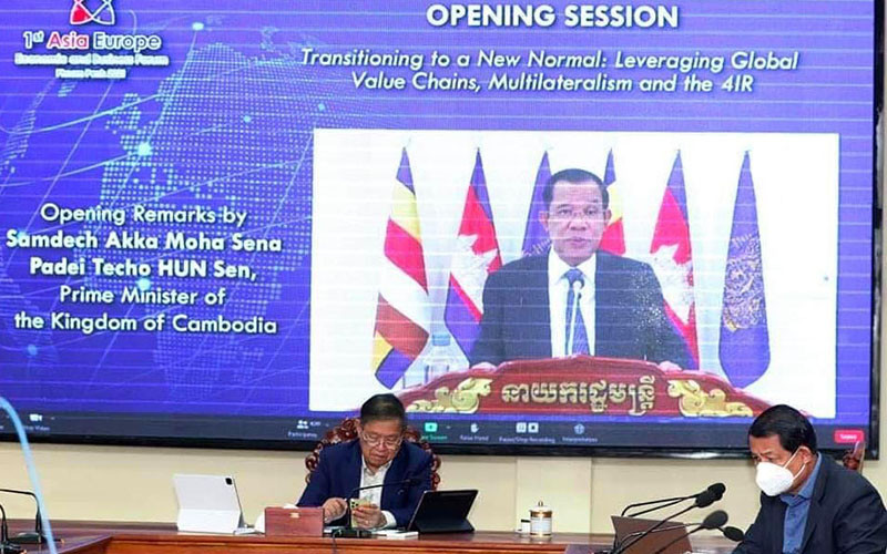 Thủ tướng Campuchia Samdech Techo Hun Sen đọc diễn văn khai mạc AEEBF1. (Ảnh: Fresh News)