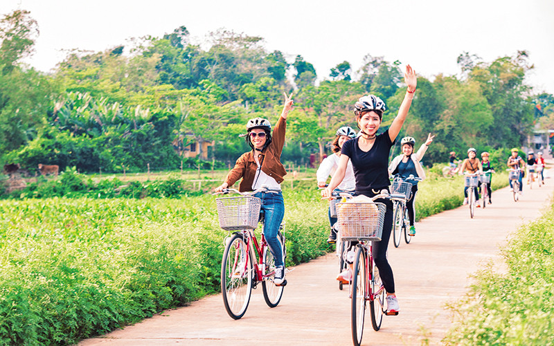 Không gian yên bình cùng cảnh quan tuyệt đẹp của làng quê là điểm nhấn thu hút du khách lựa chọn sản phẩm du lịch NNNT.