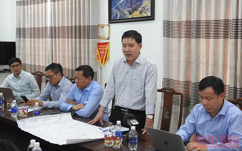 Đoàn công tác làm việc với Ban chỉ huy Phòng, chống thiên tai và Tìm kiếm cứu nạn tỉnh Kon Tum.