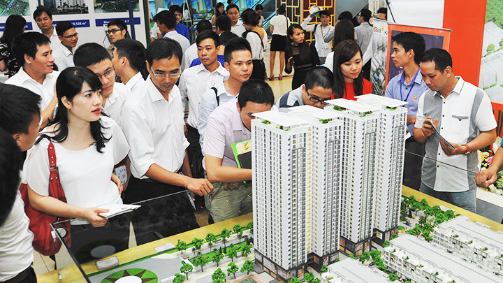 Nhóm bất động sản vẫn chiếm giá trị lớn trong phát hành trái phiếu. Ảnh: NAM ANH