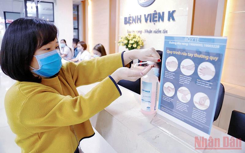 Rửa tay sát khuẩn phòng, chống Covid-19. 