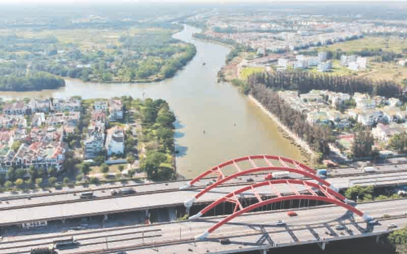 Thành phố Hồ Chí Minh cần thu hút nhiều nguồn lực FDI để cải thiện hạ tầng kỹ thuật và xã hội. Trong ảnh: Một góc khu Nam thành phố.
