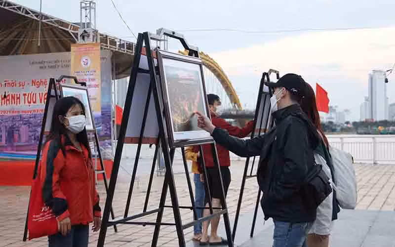 Tìm hiểu Đà Nẵng qua triển lãm ảnh.