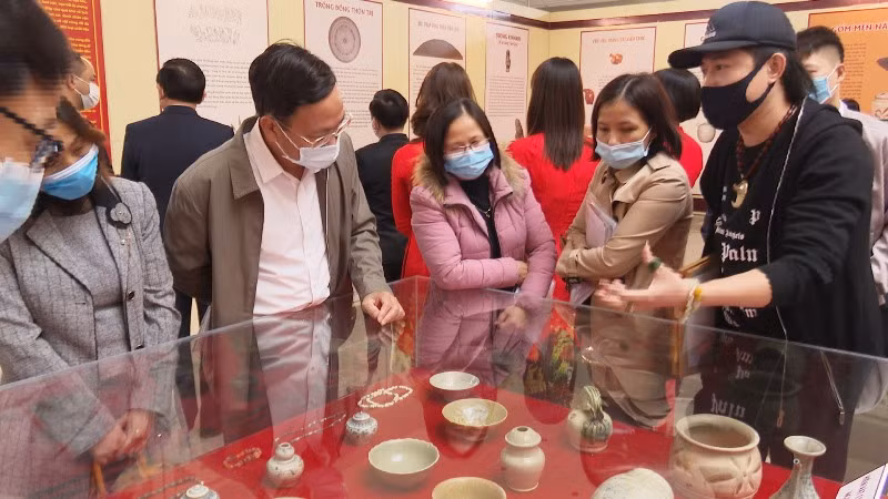 Các cổ vật tiêu biểu tỉnh Hà Nam được trưng bày tại Bảo tàng tỉnh Hà Nam.