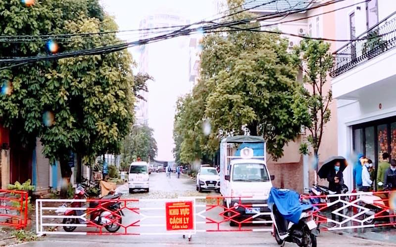 Khu vực bị phong toả do có liên quan đến hai bệnh nhân Covid-19 nhập cảnh trái phép.