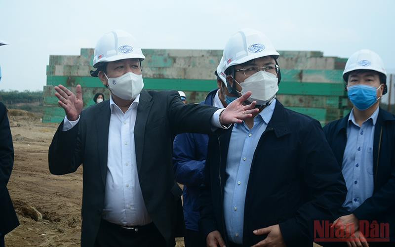 Lãnh đạo UBND thành phố Hà Nội kiểm tra tiến độ tại cầu Vĩnh Tuy giai đoạn 2.